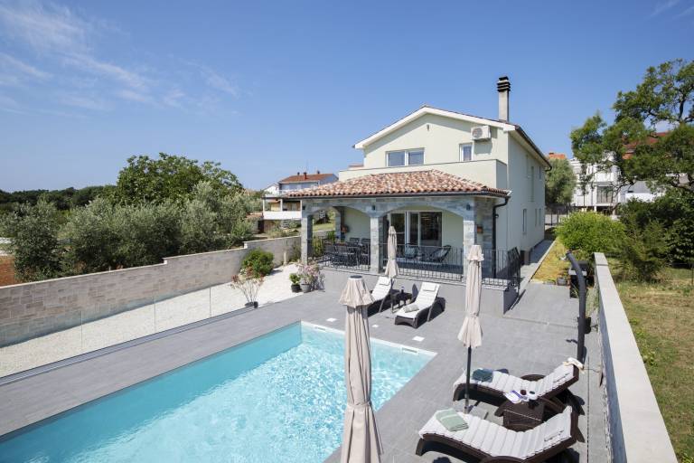 Ferienhaus in Pula, Valtura für max. 8 Personen, Ferienhaus in Pula, Valtura für max. 8 Personen,