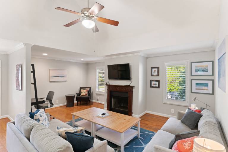 Peachtree Cottage - 308 Peachtree Street — photo 3