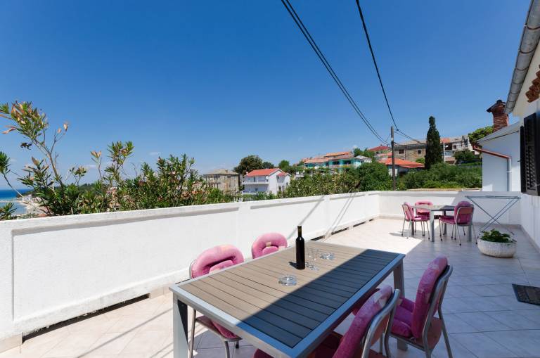 Fully equipped apartment with grill | Sea view | Close to the beach | Dogs allowed — photo 4