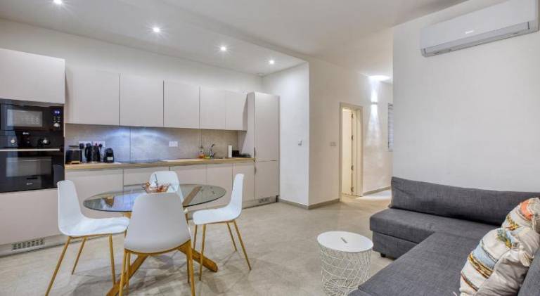Holiday apartment with 2 rooms for 6 persons — photo 5