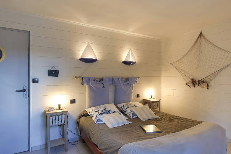 G&auml;stezimmer &bdquo;Chambre Mer&ldquo; mit gemeinsamer Terrasse Garten und WLAN