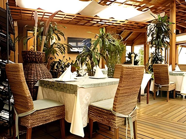 Meg-Lozenetz Hotel — photo 5