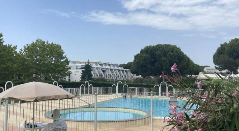 Rental apartment with pool in La Grande-Motte