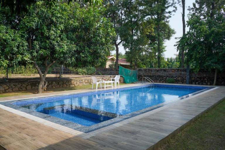 House with BBQ, pool & yard | Perfect for remote work | Pets are welcome in Faridabad
