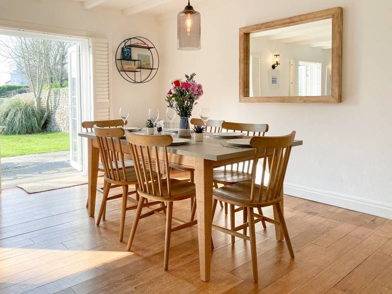 Cottage with barbeque & yard — photo 4