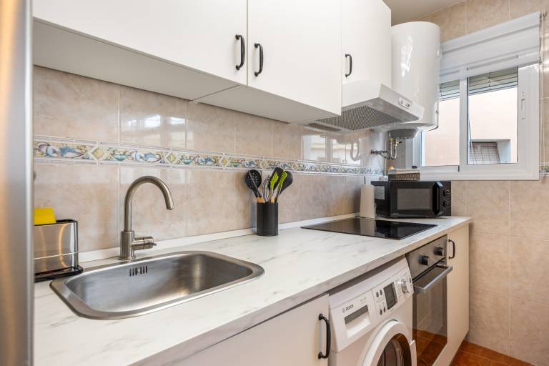 Apartment 'Apto La Justicia' with Shared Terrace, Wi-Fi and Air Conditioning — photo 3