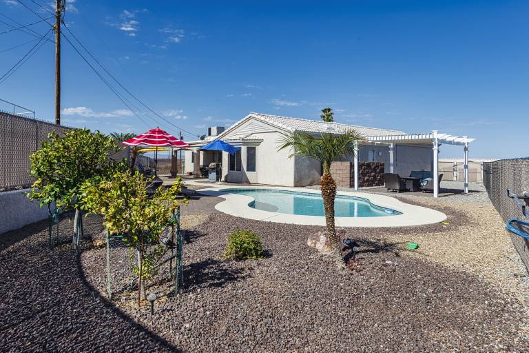 Child-friendly spacious vacation home with private pool & grill | Dogs allowed — photo 4