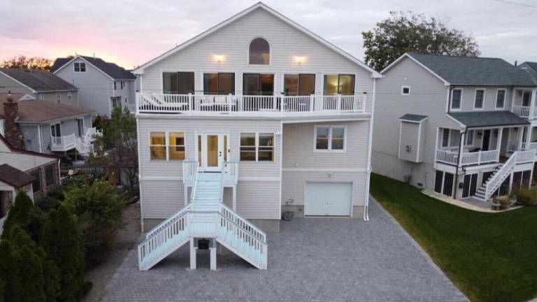 House  Bay Head