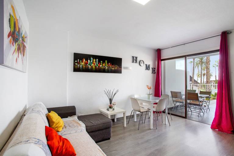 Vacation Apartment 'Beautiful 1115 Central' with Sea View, Wi-Fi and Air Conditioning — photo 4