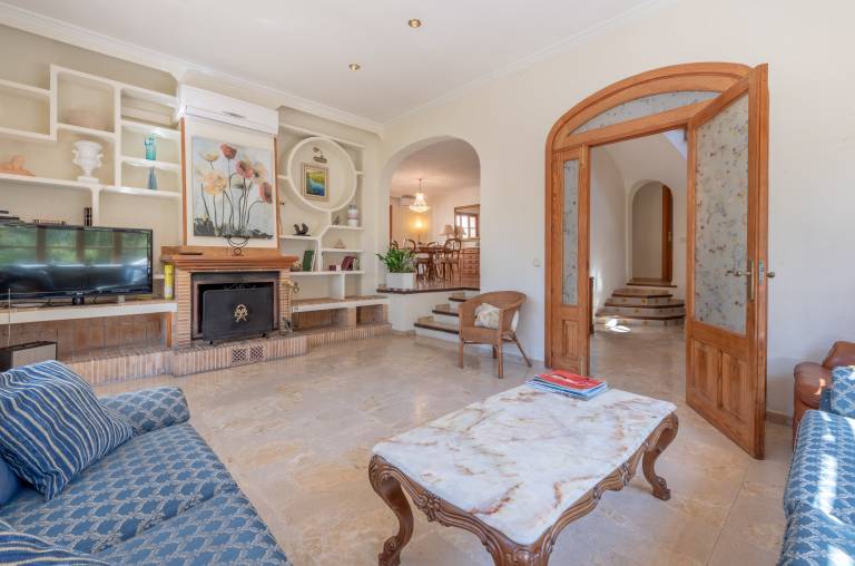 Stunning Villa "Costa de Blanes" with Pool, Terrace, Wi-Fi & Air Conditioning — photo 5