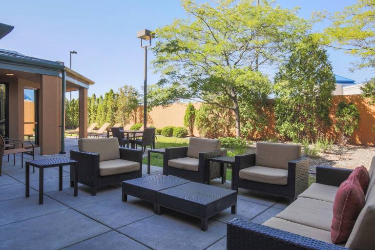 Courtyard by Marriott Flint Grand Blanc in Flint, MI