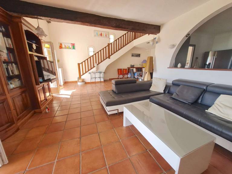 Villa with private pool — photo 4