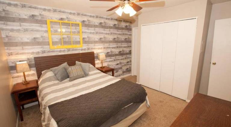 Holiday apartment with 1 room for 4 persons in Pittsburg, PA