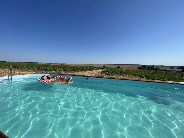 Spacious vacation home with yard, pool & sauna | Pet-friendly — photo 4