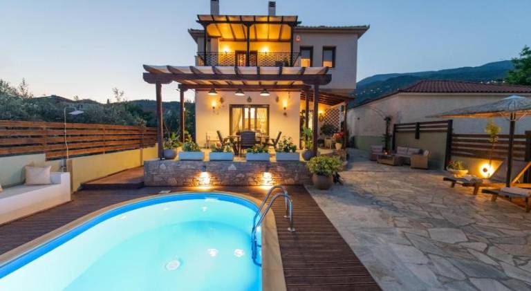 Villa with terrace, pool & yard | Suitable for remote work — photo 3