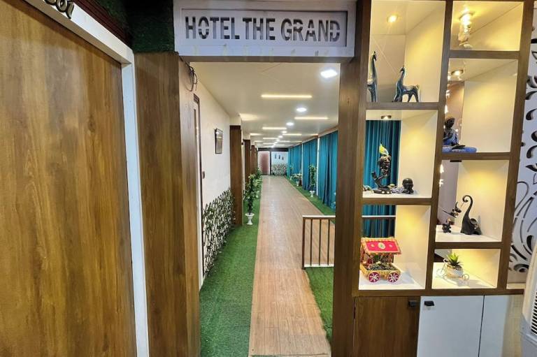 Hotel The Grand Near Maninagar Railway Station Ahmedabad