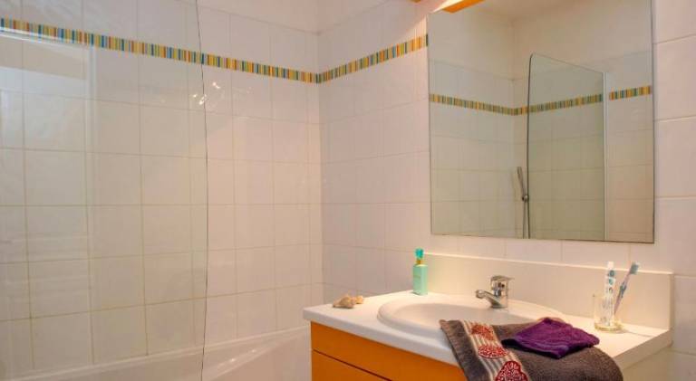 Serviced apartment with grill, terrace & pool | Dogs allowed — photo 2