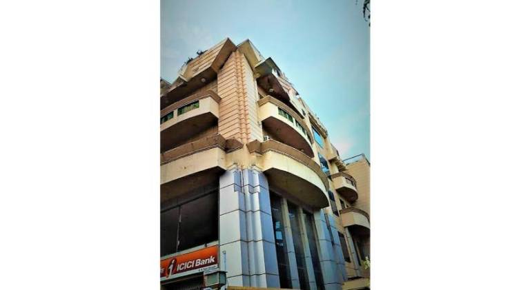 BluO 2BHK @ Greater Kailash Lift Balcony Parking — photo 5