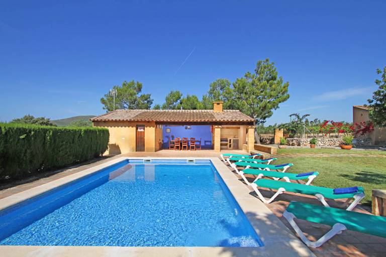 Fully equipped vacation home with terrace, BBQ & garden | Dogs allowed — photo 2