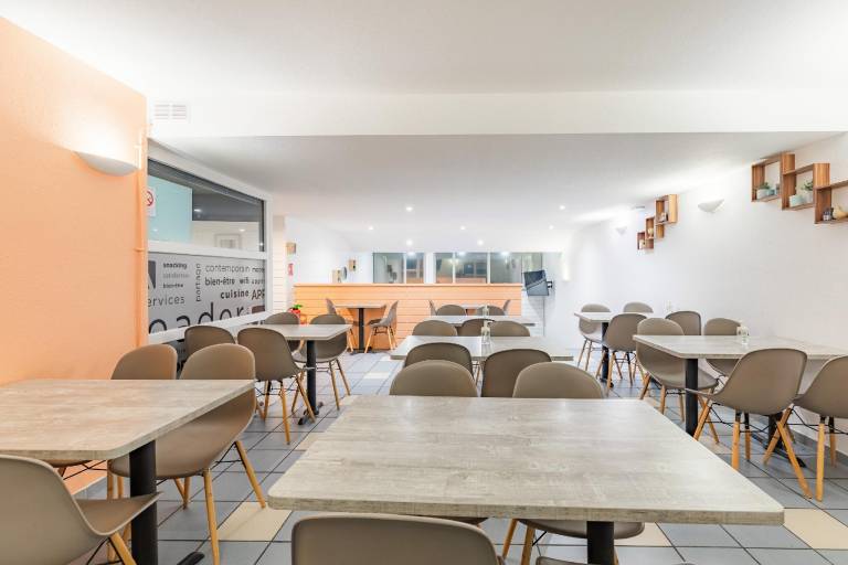 Serviced apartment with garden & terrace | Suitable for remote work | Dogs allowed — photo 3