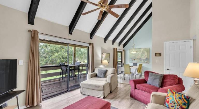 House with pool | Pet-friendly — photo 2