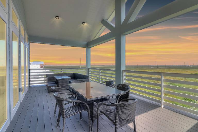 House with private pool & terrace | Beach nearby | Suitable for remote work | Pets allowed in Corpus Christi, TX