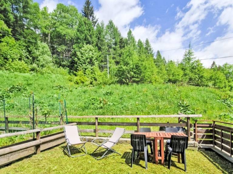 Holiday apartment with garden & patio | Mountain view — photo 2