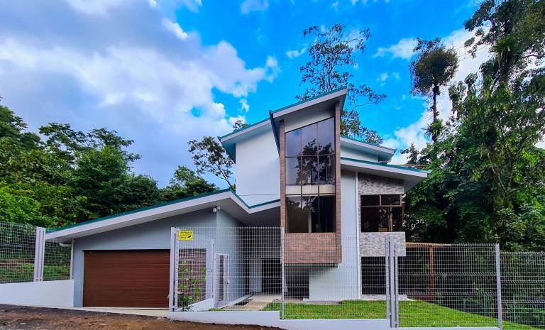 House  La Fortuna