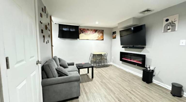 Apartment  Franklintown
