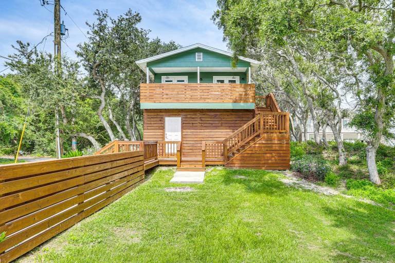 Walk to Ocean: Unit w/ Deck in Fernandina Beach! — photo 3