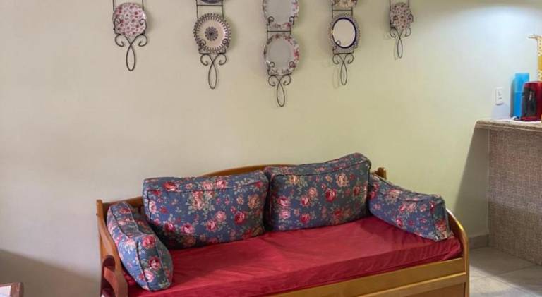 Apartment with pool — photo 4