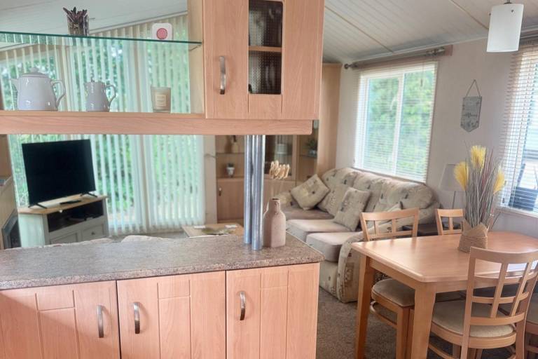 Child-friendly lovely lodge with pool & garden | Pets allowed — photo 4