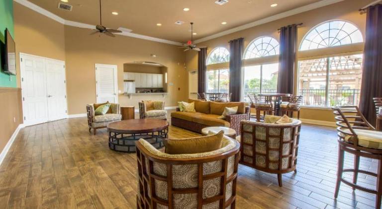 House with hot tub & pool — photo 3