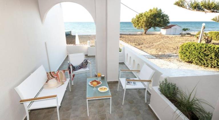 Villa with 2 rooms for 6 persons — photo 3