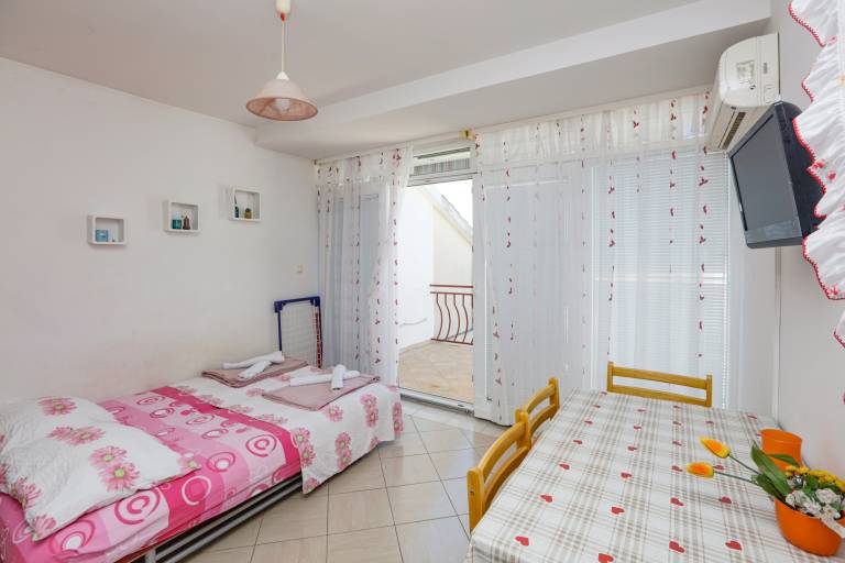 Holiday apartment with patio, barbecue & garden | Sea view | Next to the beach | Dogs allowed — photo 3