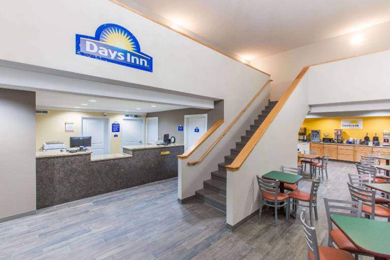 Days Inn by Wyndham Hays — photo 4
