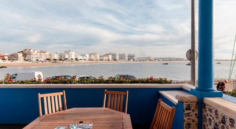 Rental apartment with terrace, yard & barbecue — photo 3