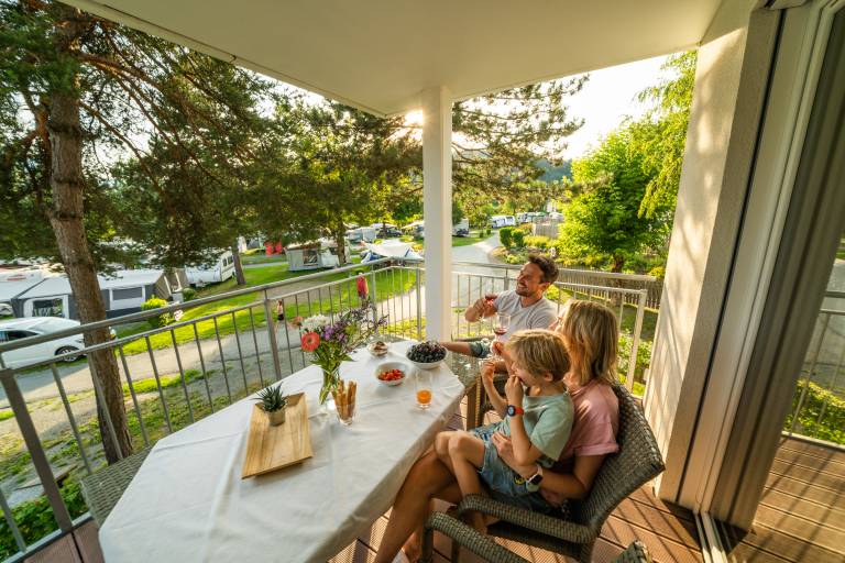 Vacation home with terrace — photo 3