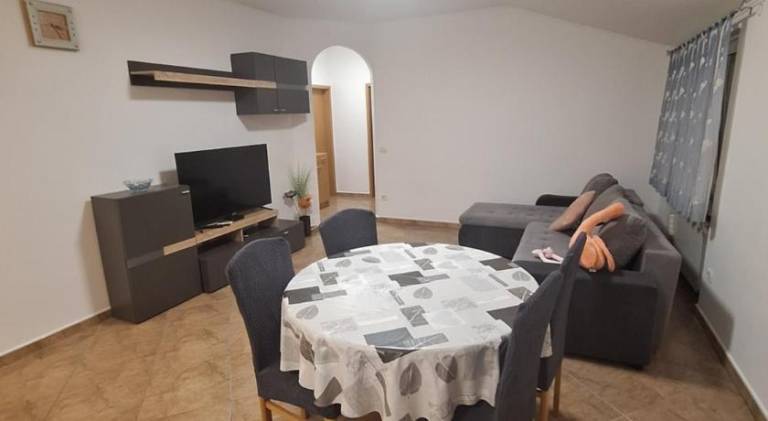 Rental apartment with 2 rooms for 4 persons — photo 4