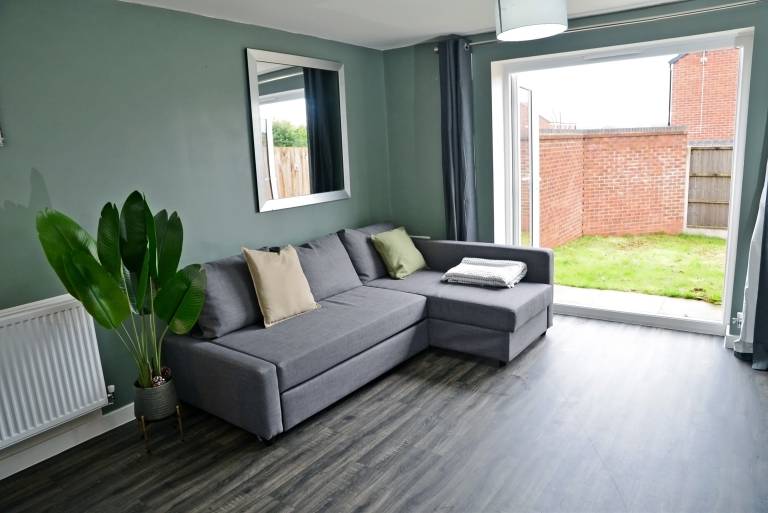2 Bedroom Home Sleeps7 Fast Wifi Near AltonTowers