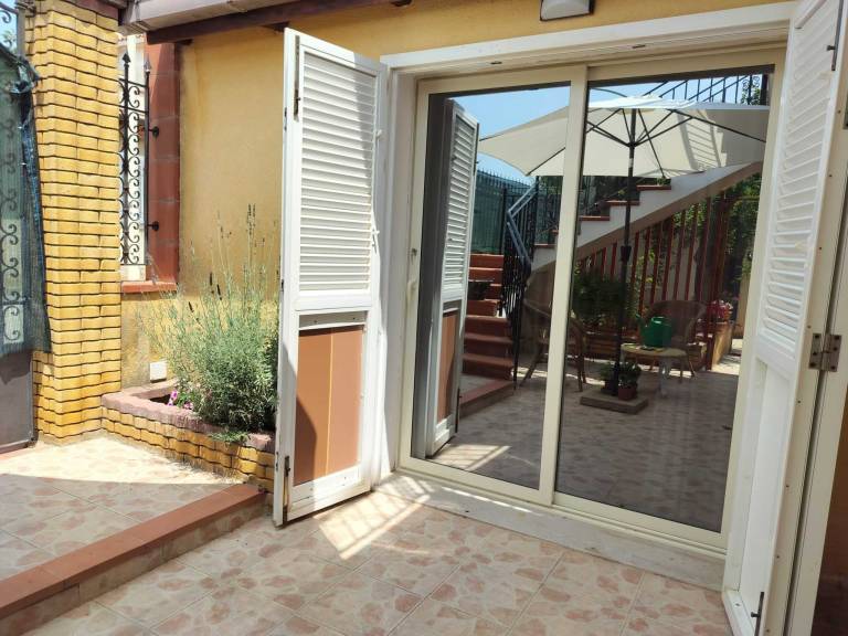 Vacation home with fast internet, yard & patio | Garden view — photo 2