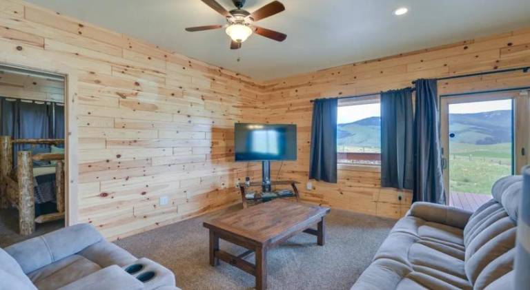 Sportsman Lodge Melrose MT — photo 2