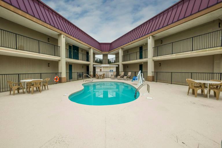 Red Roof Inn Mobile North - Saraland in Saraland, AL
