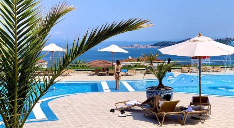Rental apartment with pool & terrace — photo 3