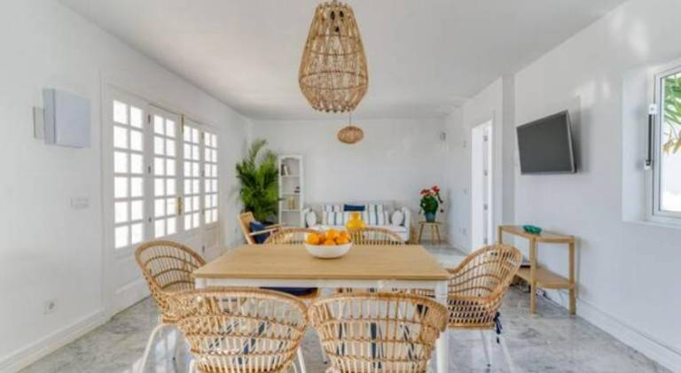 Beautiful villa with pool | Beach nearby | Pets allowed — photo 4