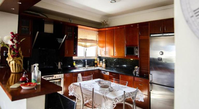 Apartment with terrace — photo 5