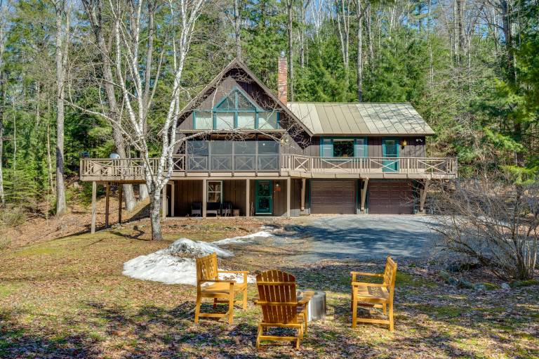 Peaceful Cottage w Pond & Fire Pit in Haverhill