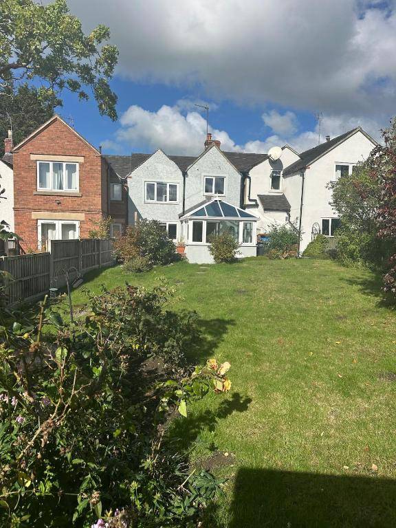 Family cottage - Alton towers Peak District, pet friendly — photo 2