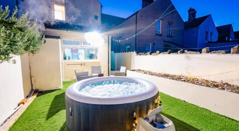House with jacuzzi | Good for workation | Pets allowed — photo 4