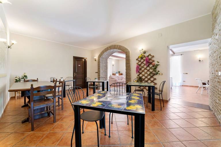 Villa with barbecue, terrace & private pool | Nature view — photo 4